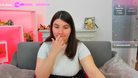 Snapshot of viola__shy chatting on 09.22.25 Viola online show from 09.22.25