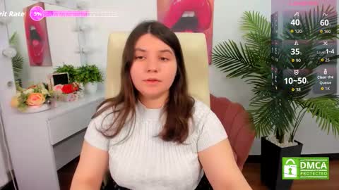 Snapshot of viola__shy chatting on 10.05.25 Viola online show from 10.05.25