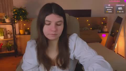 Snapshot of viola__shy chatting on 04.20.26 Viola online show from 04.20.26