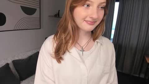 Viola but friends call me Sisi online show from 02.28.26