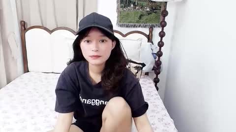 Snapshot of violazona chatting on 03.16.26 Zona online show from 03.16.26