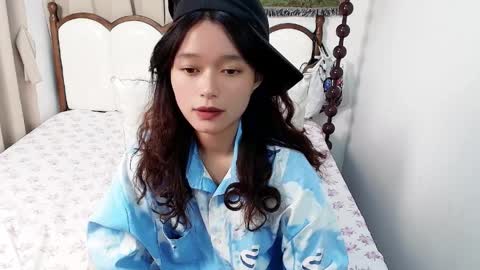 Snapshot of violazona chatting on 03.26.26 Zona online show from 03.26.26