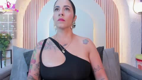 Snapshot of violeet_scottt chatting on 07.16.26 Violette online show from 07.16.26