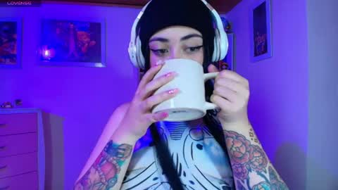 violet online show from 04.15.26