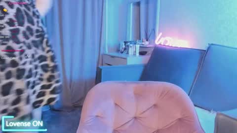 violet____h online show from 10.18.25