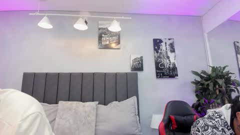 Violet and Myers online show from 11.11.25