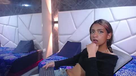 Violet online show from 03.14.26