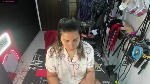 Kim online show from 10.21.25