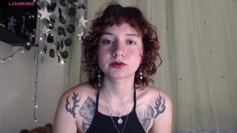 Snapshot of violet_bluee chatting on 04.23.26 Violet online show from 04.23.26