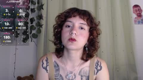 Snapshot of violet_bluee chatting on 05.02.26 Violet online show from 05.02.26