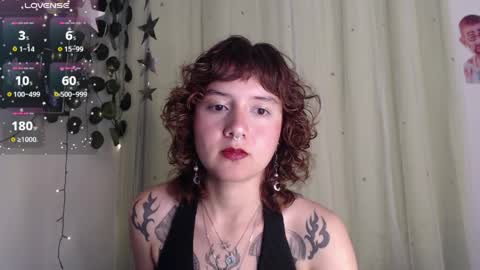 Snapshot of violet_bluee chatting on 05.16.26 Violet online show from 05.16.26
