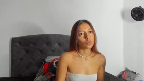 Snapshot of violet_casper_ chatting on 01.19.25 Violet and Casper online show from 01.19.25