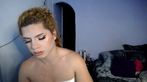 Snapshot of violet_hyuga chatting on 09.09.25 violet_hyuga online show from 09.09.25