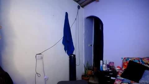 Snapshot of violet_hyuga chatting on 10.18.25 violet_hyuga online show from 10.18.25