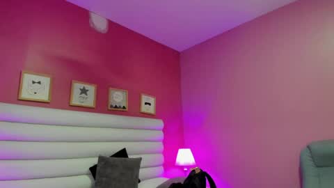violet_sinclair online show from 04.24.26