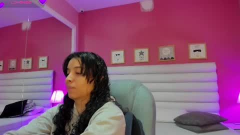 violet_sinclair online show from 06.12.26