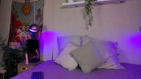 Snapshot of violeta_dh chatting on 09.30.25 Violeta online show from 09.30.25