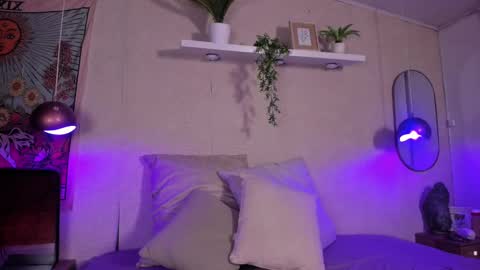 Snapshot of violeta_dh chatting on 10.06.25 Violeta online show from 10.06.25