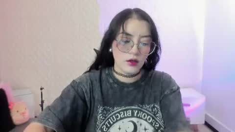 Snapshot of violeta_diazz chatting on 06.11.26 online show from 06.11.26