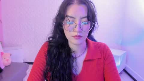 Snapshot of violeta_diazz chatting on 06.14.26 online show from 06.14.26