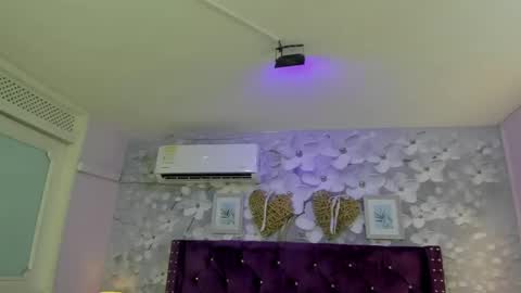 Snapshot of violeta_medina chatting on 04.30.26 violeta_medina online show from 04.30.26