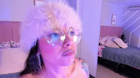 Snapshot of violeta_muns chatting on 06.05.26 Violeta online show from 06.05.26