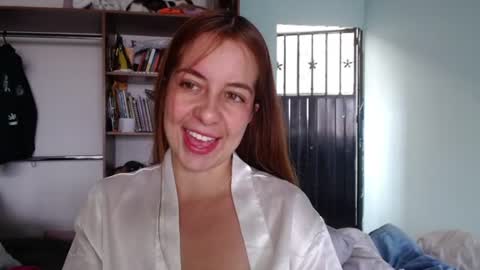 Snapshot of violeta_peter69 chatting on 07.05.26 Violeta Peter online show from 07.05.26
