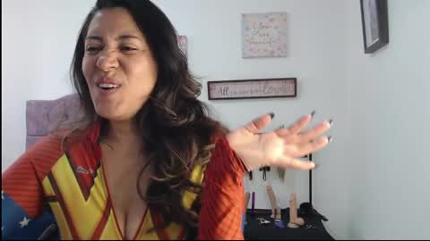 Snapshot of violeta_scott_ chatting on 05.18.26 violeta_scott_ online show from 05.18.26