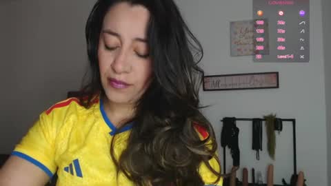 Snapshot of violeta_scott_ chatting on 06.11.26 violeta_scott_ online show from 06.11.26