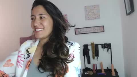 Snapshot of violeta_scott_ chatting on 06.16.26 violeta_scott_ online show from 06.16.26