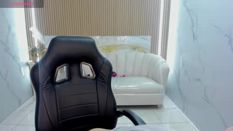 Snapshot of violeta_sub chatting on 02.14.26 IG violeta sub online show from 02.14.26