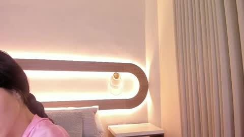 Snapshot of violeta_sum chatting on 04.27.26 Violeta Sum online show from 04.27.26