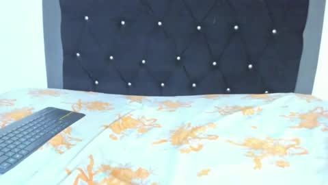 VioletaDums online show from 10.31.25