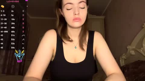 Snapshot of violetamelia chatting on 04.22.26 Eva online show from 04.22.26