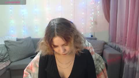 Snapshot of violetglains chatting on 11.01.25 Vi online show from 11.01.25