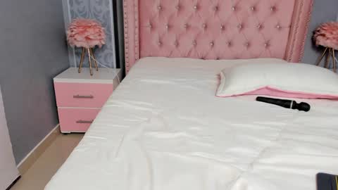 VIOLETA online show from 02.10.25