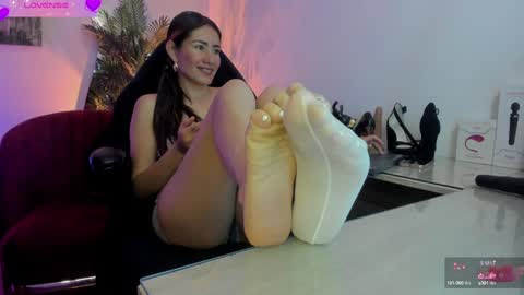 Snapshot of violetparkker chatting on 01.31.25 violetparkker online show from 01.31.25
