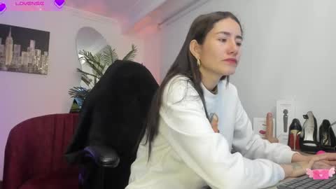 Snapshot of violetparkker chatting on 02.17.25 violetparkker online show from 02.17.25