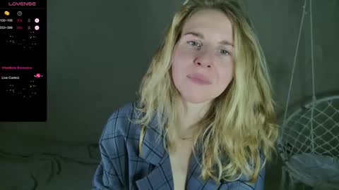 Snapshot of violetplath chatting on 10.17.25 Violet  next stream December 6 online show from 10.17.25