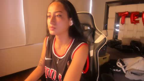 violetskinny online show from 02.23.25