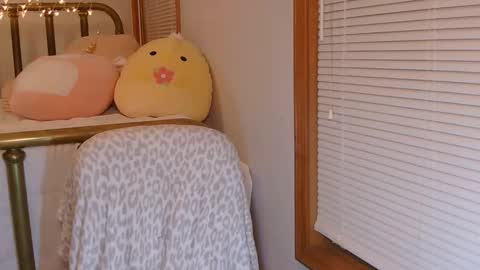 Violet Skye online show from 02.12.26