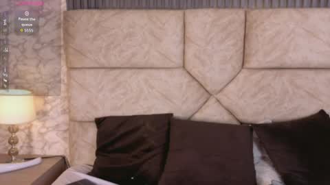 violett online show from 04.10.26