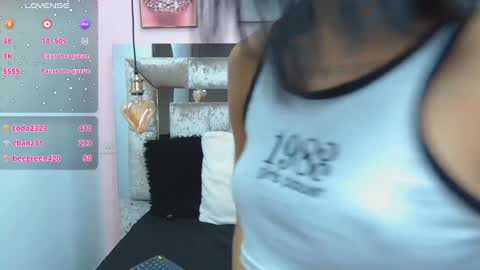 Snapshot of violett_froz chatting on 12.27.24 Violeta froz online show from 12.27.24