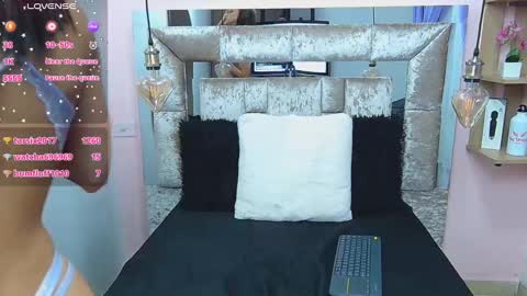 Snapshot of violett_froz chatting on 02.16.25 Violeta froz online show from 02.16.25