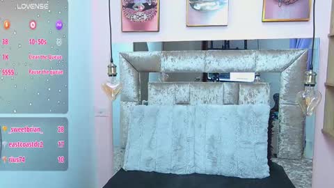Snapshot of violett_froz chatting on 02.23.25 Violeta froz online show from 02.23.25