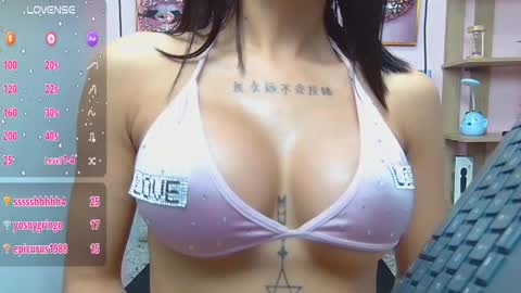 Snapshot of violett_froz chatting on 02.24.25 Violeta froz online show from 02.24.25