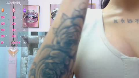 Snapshot of violett_froz chatting on 03.10.25 Violeta froz online show from 03.10.25