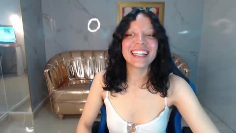 Snapshot of violett_rock_s chatting on 03.10.25 Violett online show from 03.10.25