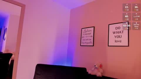 Snapshot of violetta_bold chatting on 10.27.25 violetta_bold online show from 10.27.25