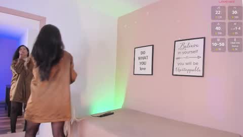 Snapshot of violetta_bold chatting on 12.15.25 violetta_bold online show from 12.15.25